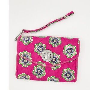 Vera‎ Bradley Pink Swirls Quilted Cotton Wallet